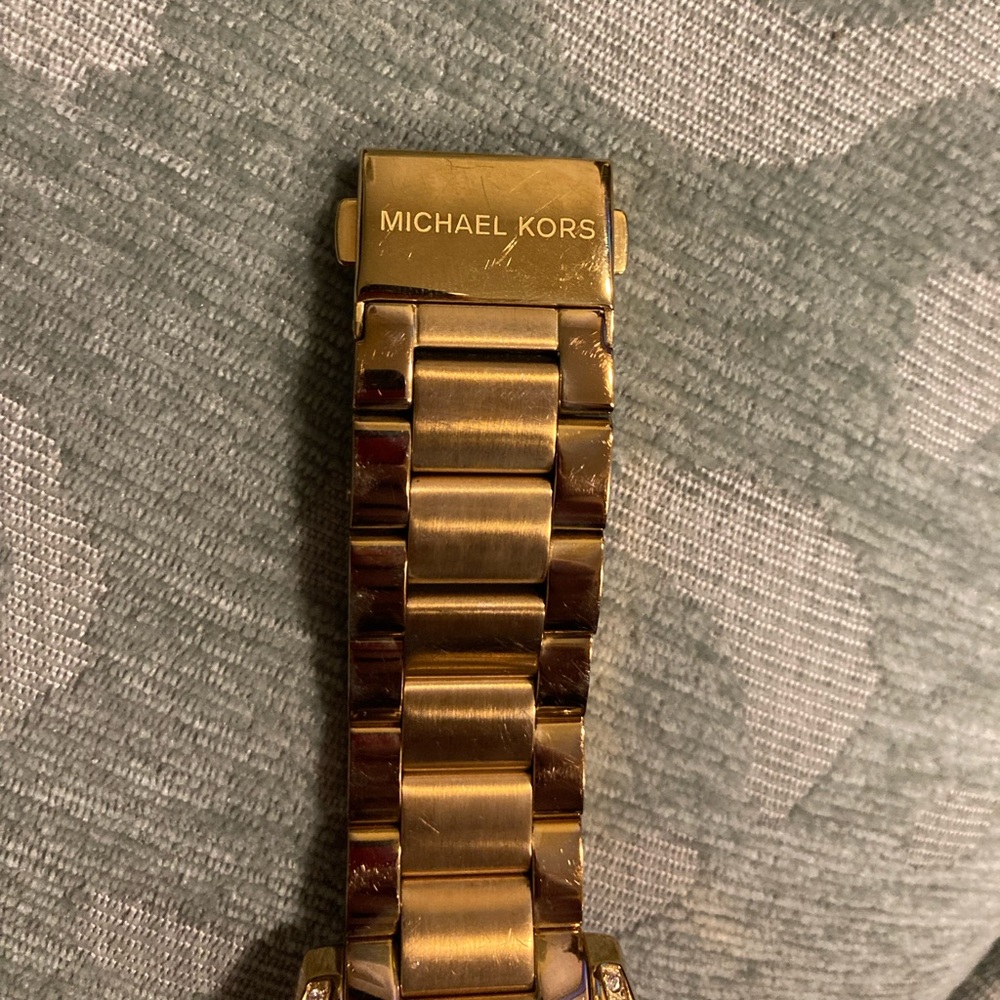 Michael Kors Watch - Picture 4 of 7